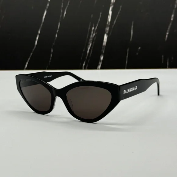 NEW BB0306S 001 BALENCIAGA BLACK CAT EYE WOMEN BALENCIAGA SUNGLASSES - Picture 4 of 12